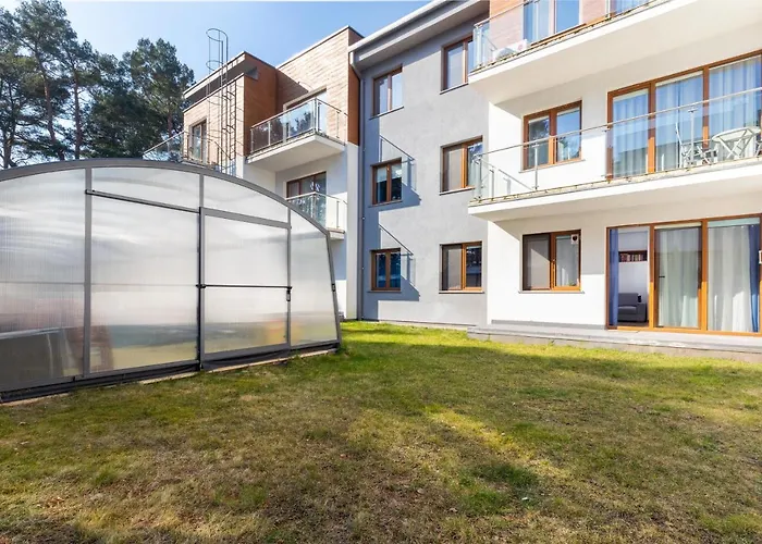 Villa 4 Pory Roku by Renters
