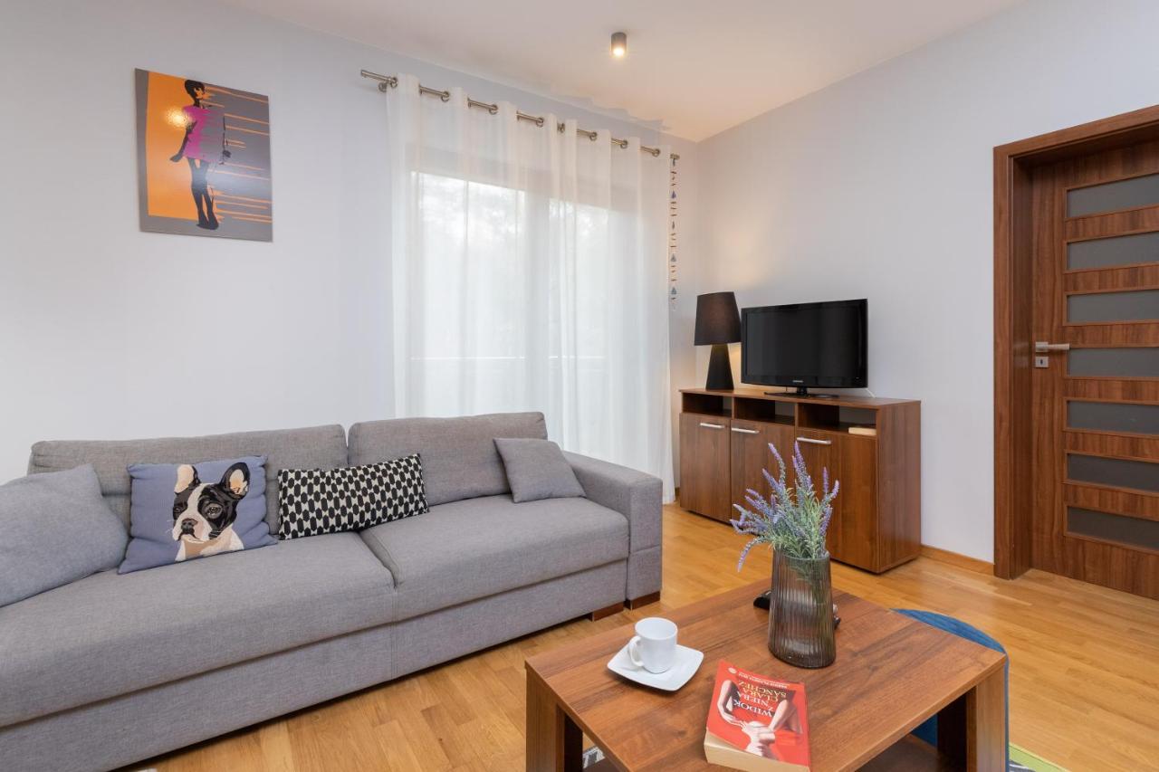 4 Pory Roku By Renters Apartment *