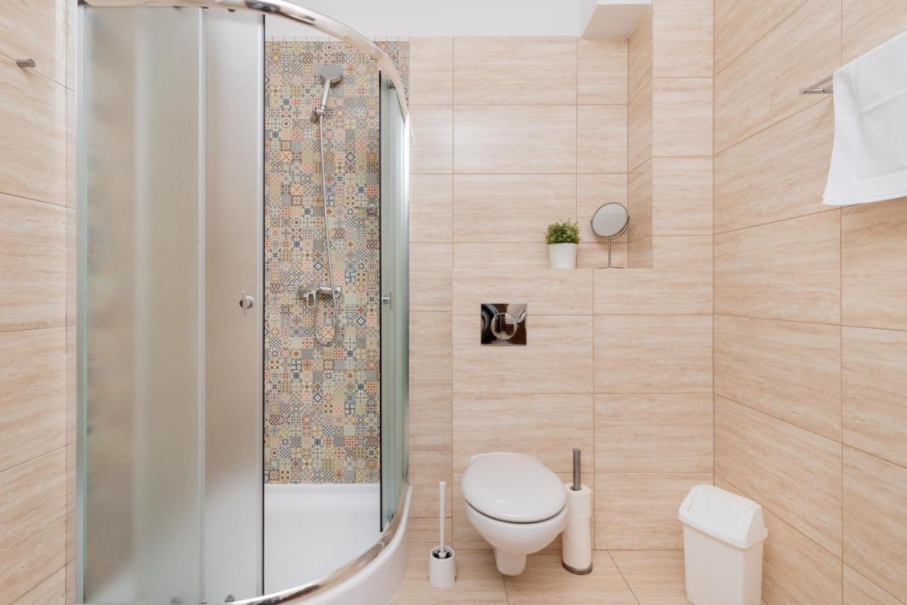 Apartment 4 Pory Roku By Renters