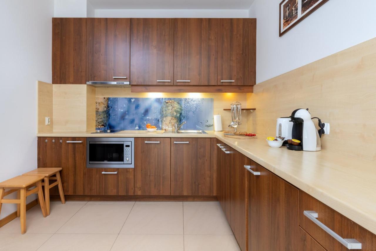 Apartment 4 Pory Roku By Renters *