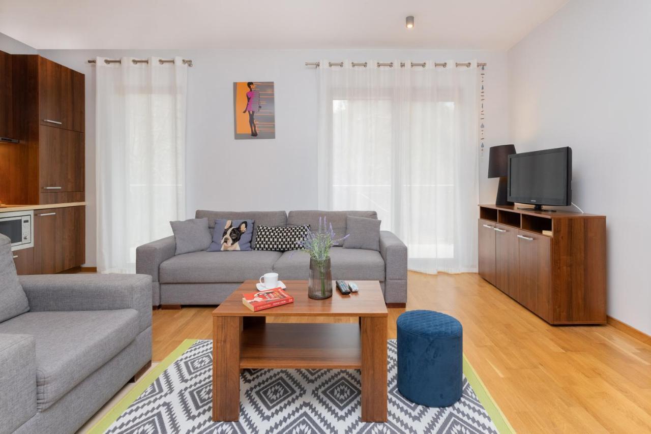 4 Pory Roku By Renters Apartment *