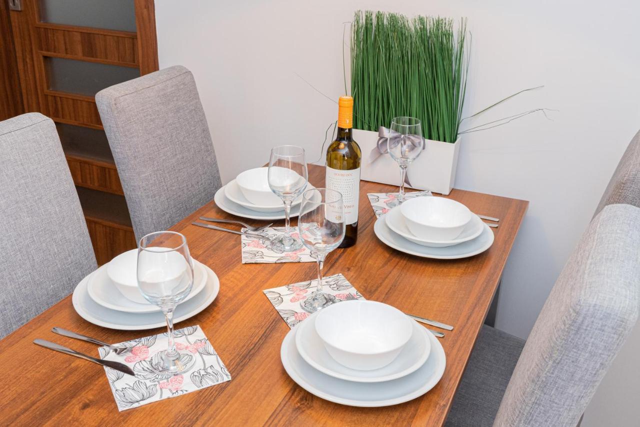4 Pory Roku By Renters Apartment *
